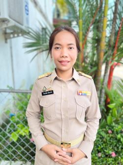 นางสาวโซนาเดีย  หมีนกาด้า